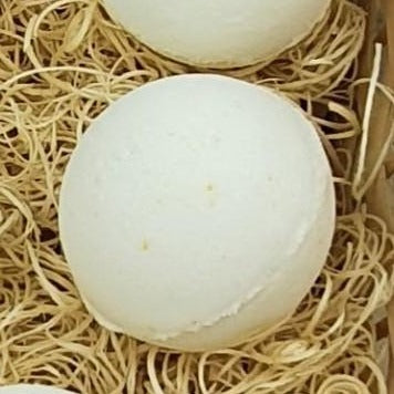 Large luxury Yellow Seaweed and Juniper Bath Bomb